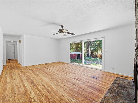 5th image of 10552 Alta St