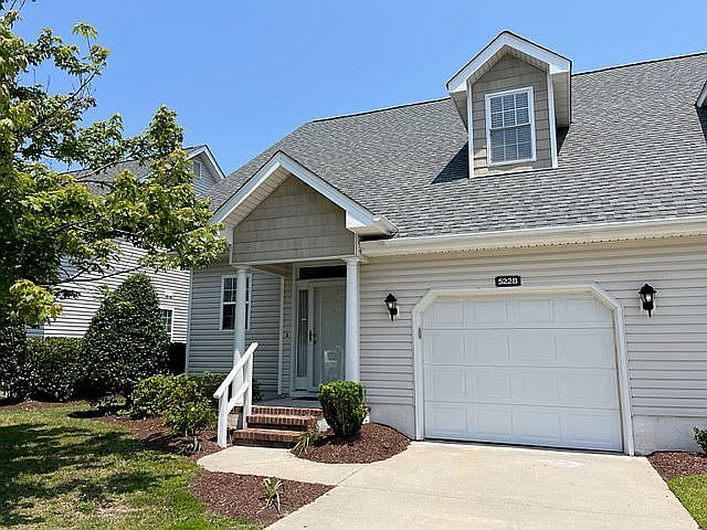 1st image of 522 Village Green Dr #9B