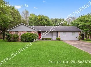 2419 Foxglove St, Highlands, TX 77562