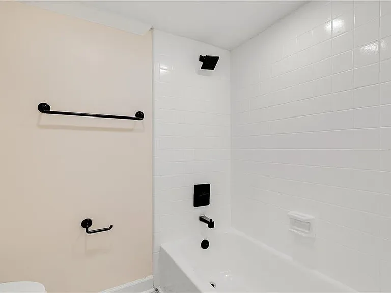 1105 Garden Ct — Photo 19