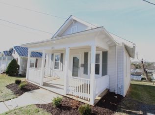 228 Thompson St, Staunton, VA 24401
