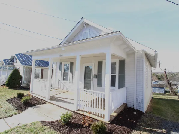 228 Thompson St, Staunton, VA 24401