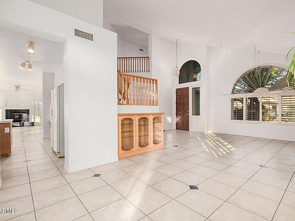 5th image of 808 N WILLIAMS Circle