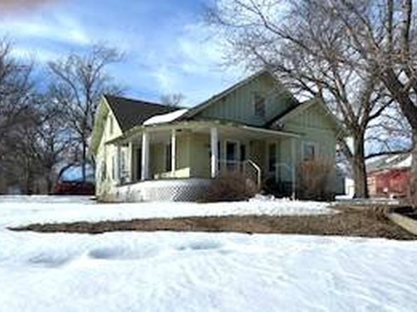 312 Starr Ave, Miltonvale, KS 67466
