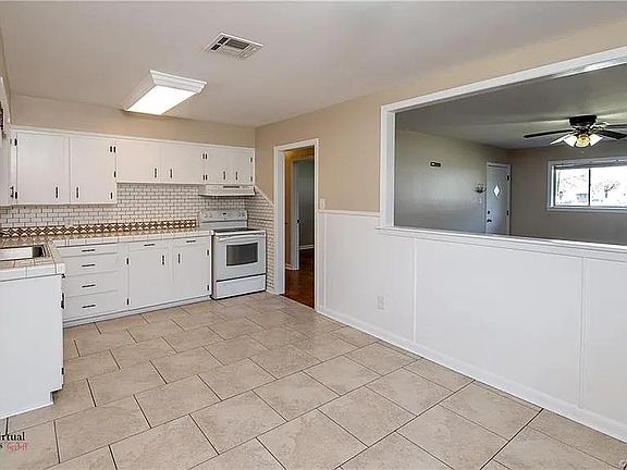 4th image of 2200 Wakefield Ave