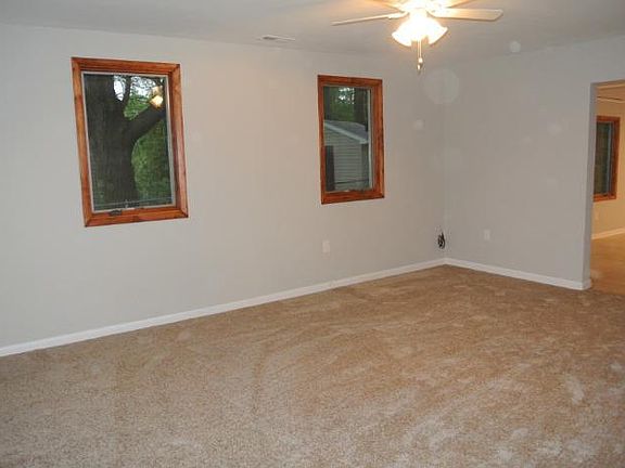 4th image of 1815 Saunders Way