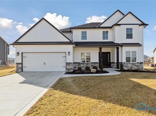 1377 Roberts Cir, Waterville, OH 43566
