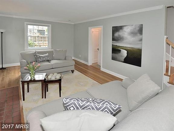 2nd image of 2840 Meadow Ln