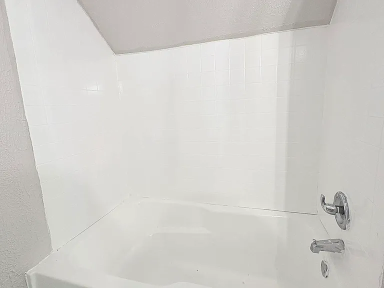 2552 Foraker Ave — Photo 17