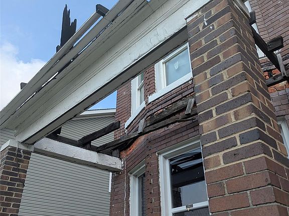 5th image of 583 Alger St