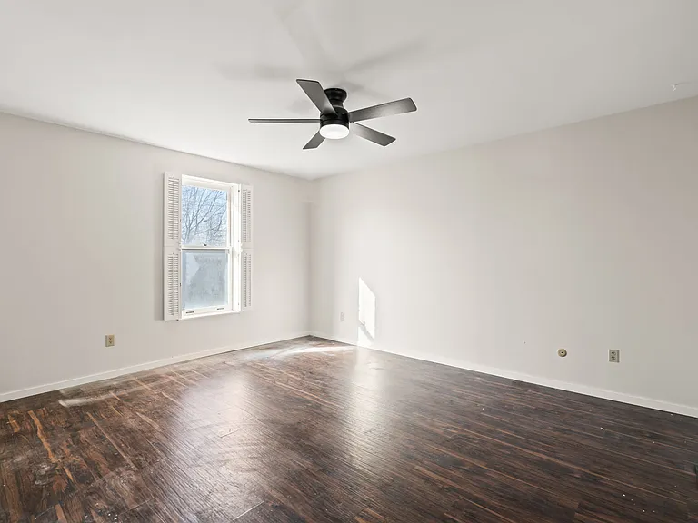 80 Green St — Photo 16