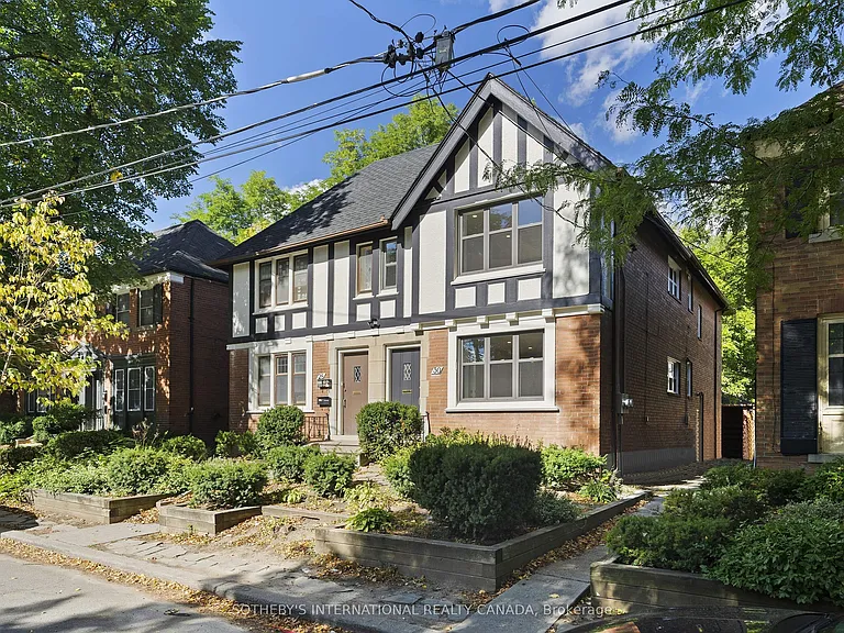 30 Strathgowan Ave #UPPER — Photo 1