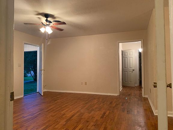 3rd image of 1008 Fairway Dr