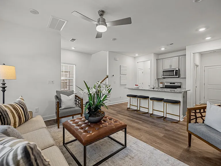 4009 Crooked Spruce Ct — Photo 10