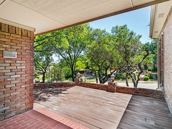 3rd image of 3617 Hidalgo St