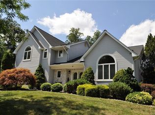 13 Chaparral Rd, Nanuet, NY 10954