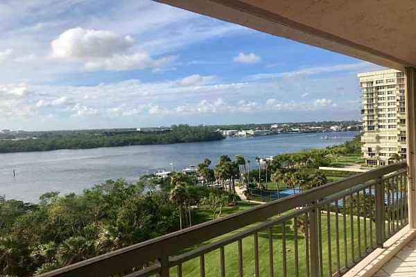 Home For Sale In La Fontana