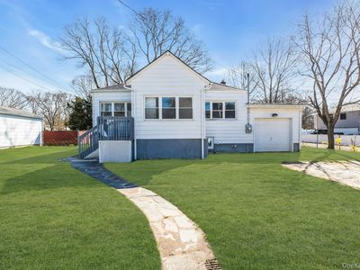 37 Saint Nicholas Ave, Lake Grove, NY, 11755