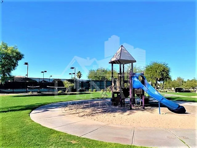 925 E Canyon Rock Rd — Photo 22