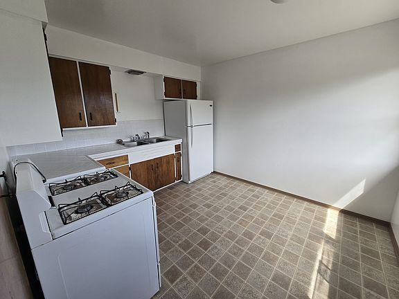 3rd image of 1015 N St #B