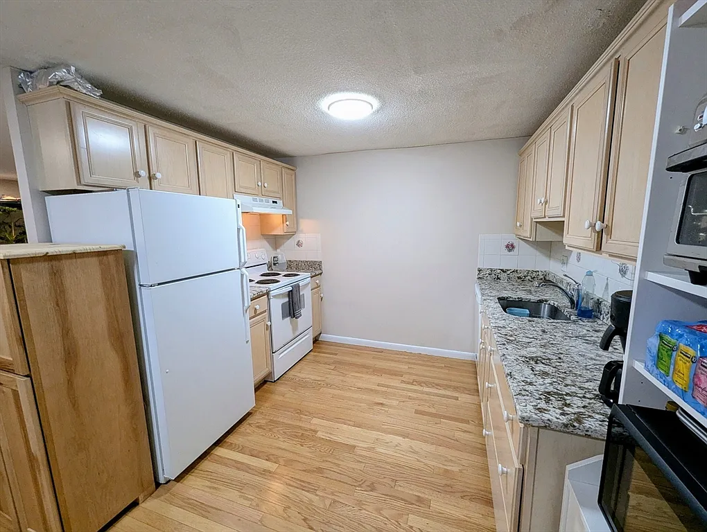 Building Photo - 89 Pleasant St #C1