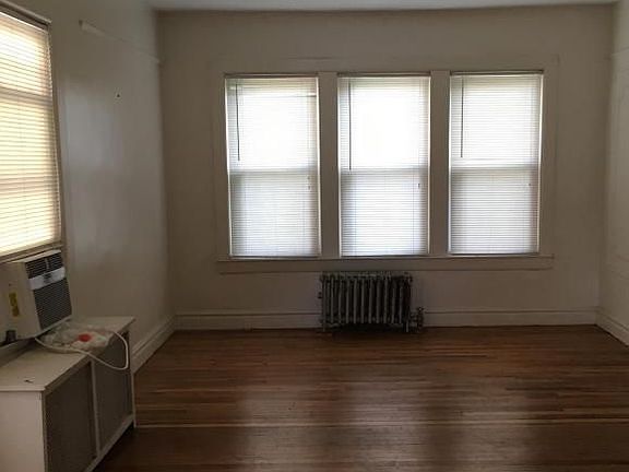 5th image of 230 Liberty Ave