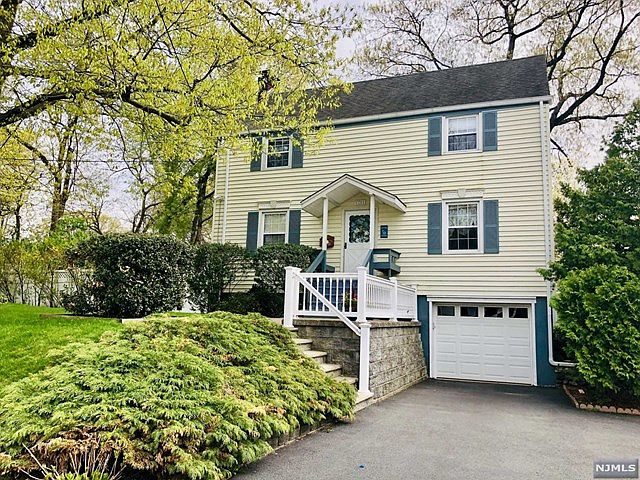 1st image of 120 Lincoln Pl