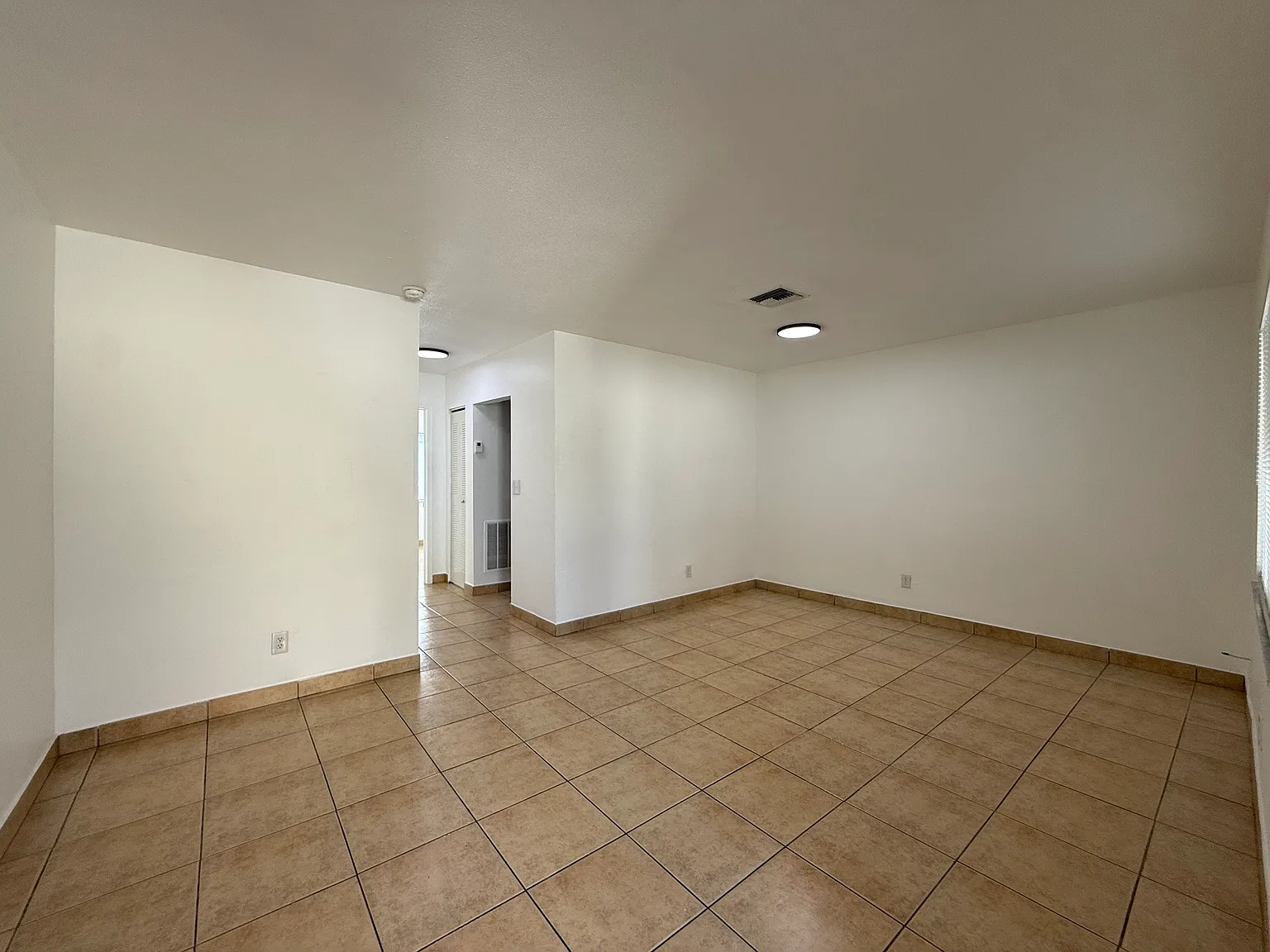 1 bed, 600 sqft, $1,600 — Photo 2