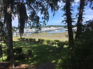 19 Mariners Ct, Port Royal, SC 29935