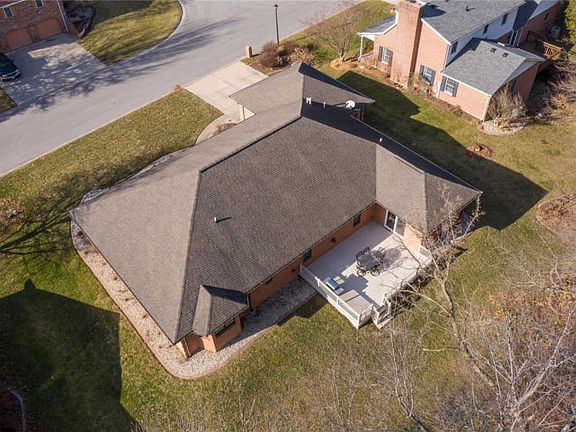 4th image of 1737 Saint Andrews Dr