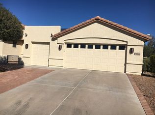 920 N Night Heron Dr, Green Valley, AZ 85614