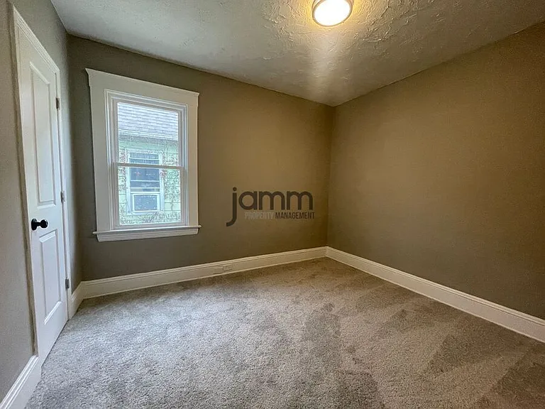 2024 W 104th St #2024 W 104TH ST UPP — Photo 13