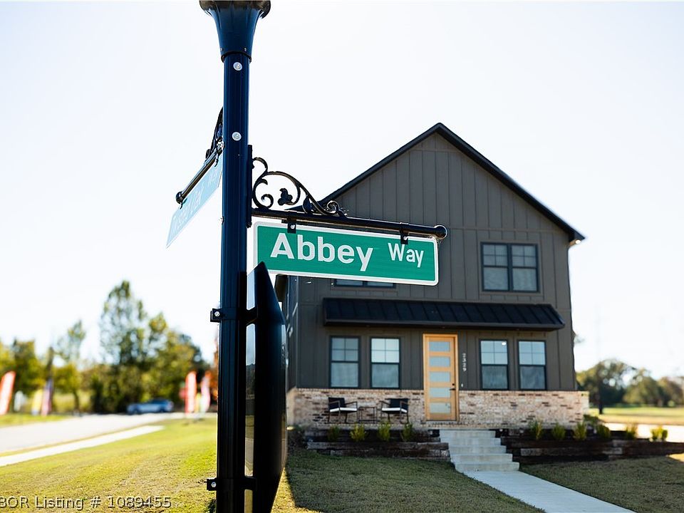 1st image of 2329 Abbey Way
