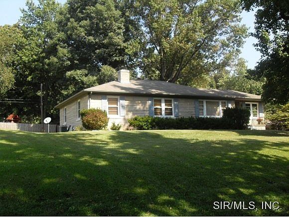 1st image of 2142 Hill Crest Dr