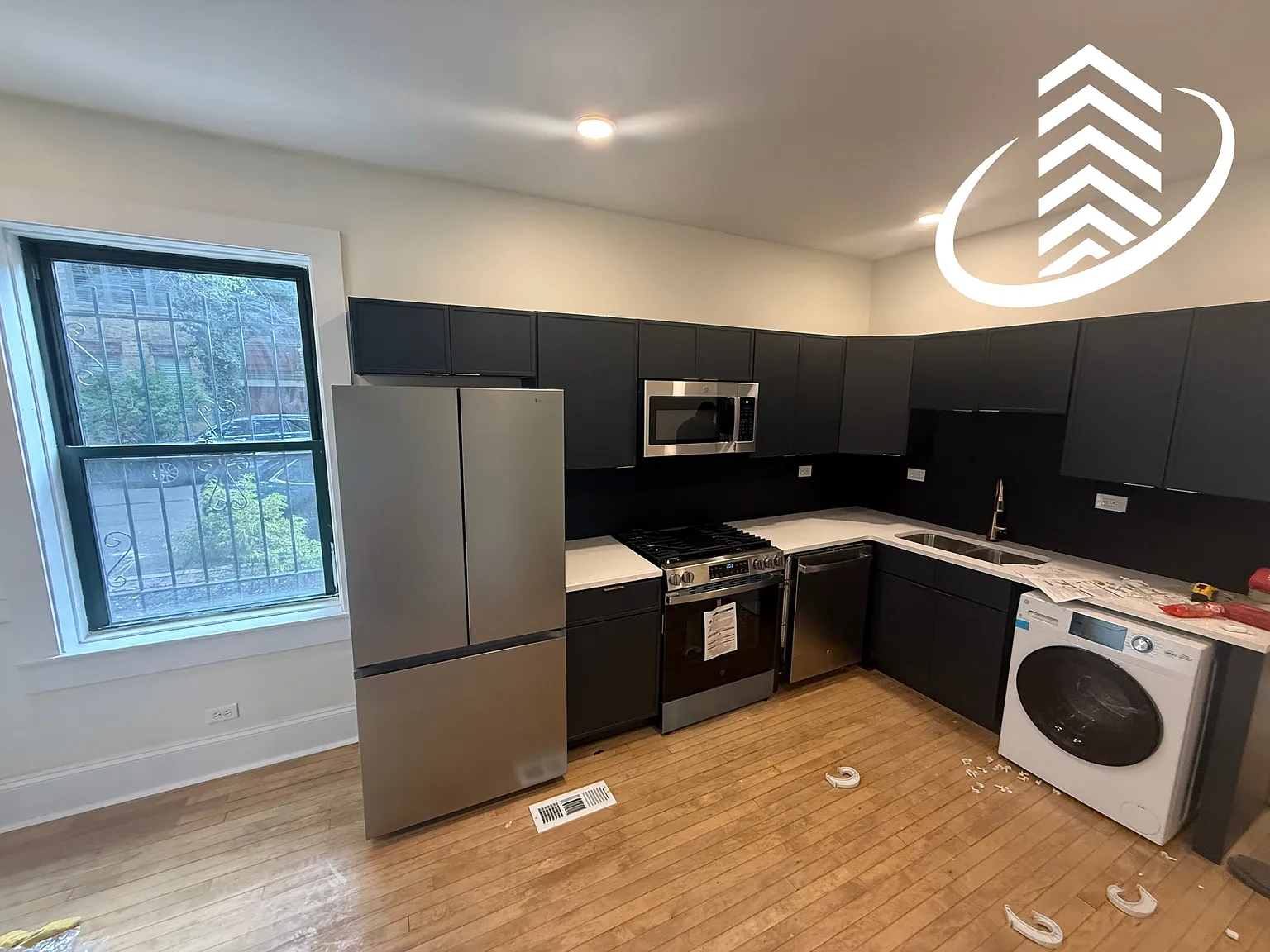 2 bed, 1.0 bath, 1300 sqft, $2,795 — Photo 4