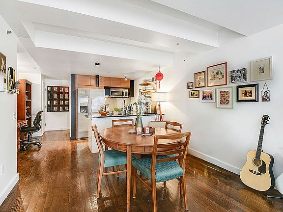 3rd image of 27 Quincy St APT 3B