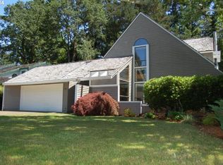 530 NE Geraldine Dr, Hillsboro, OR