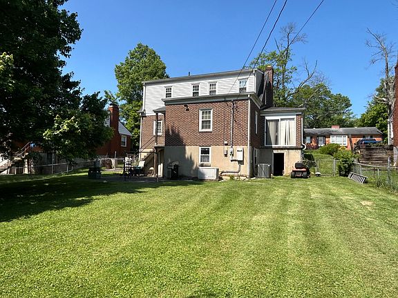 3rd image of 225 Beechwood Ave