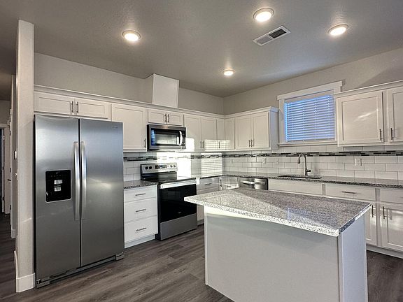 3rd image of 513 Borah Ave W #2