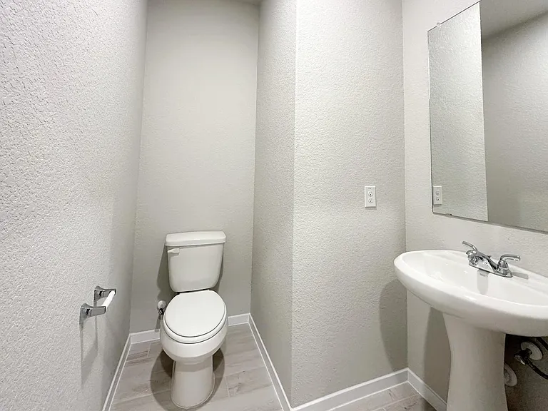 163 Haywood Mnr — Photo 13