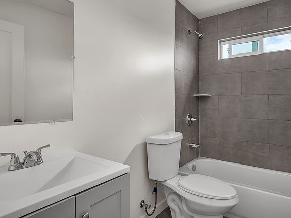 3rd image of 847 1/2 W 76th St #A
