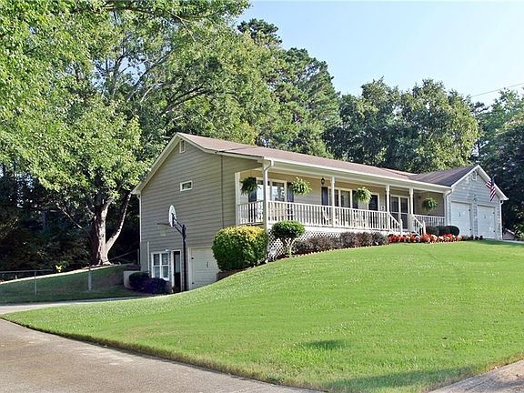 3rd image of 2028 Kelvin Dr