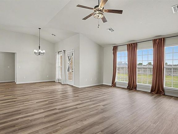 5th image of 3029 White Tail Dr