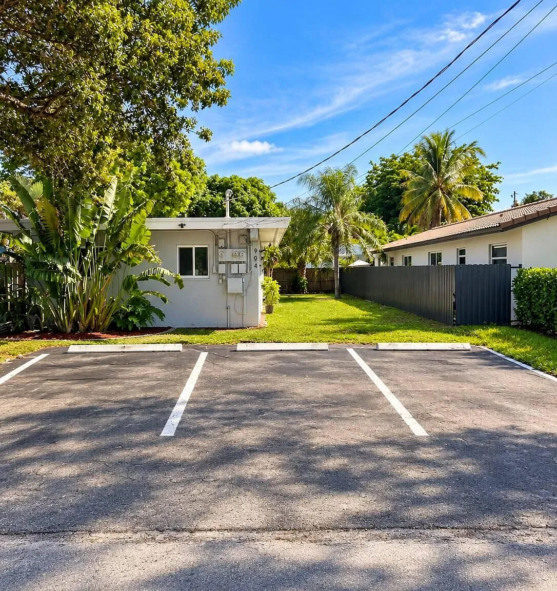 2 bed, 1.0 bath, 1665 sqft, $2,150 — Photo 1