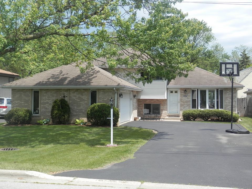 1st image of 15047 Laramie Ave