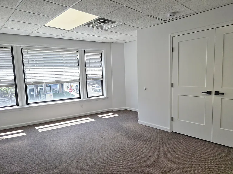 1 W Columbia Ave #1 — Photo 3