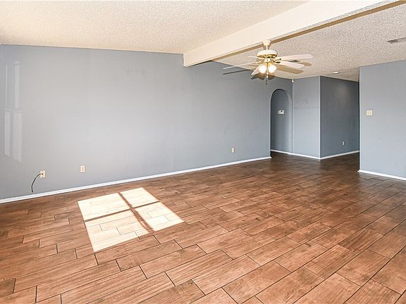 3rd image of 2804 Daytona Dr
