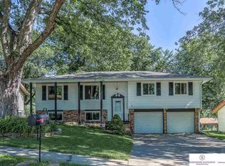 13930 Y Cir, Omaha, NE 68137