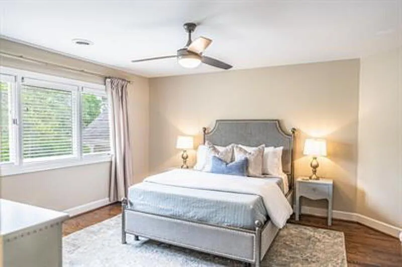 5 bed, 5.0 bath, 5357 sqft, $12,000 — Photo 3