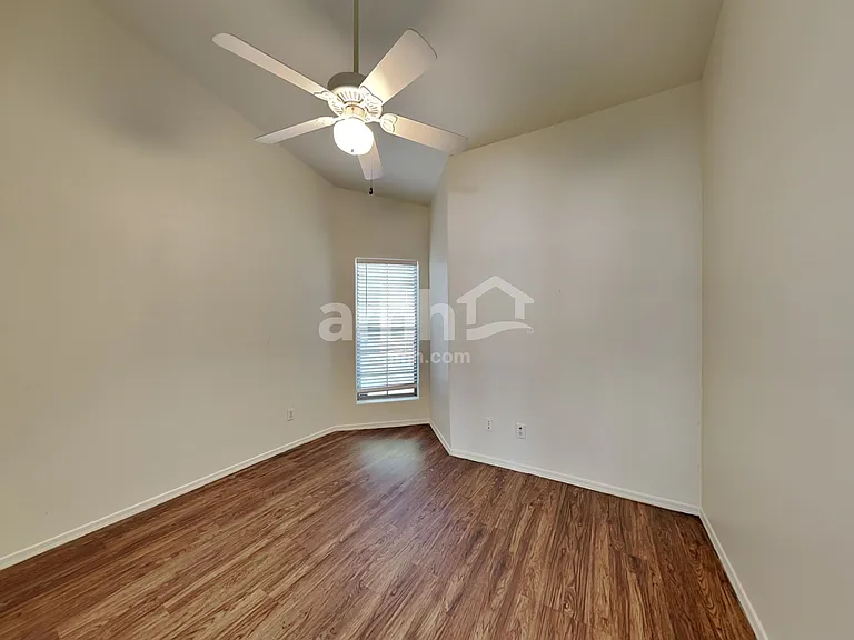 717 W Beth Dr — Photo 12